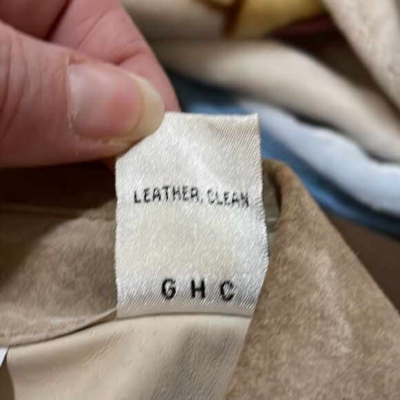 Vintage Draper’s and Damon’s button down suede shirt. - Picture 8 of 8